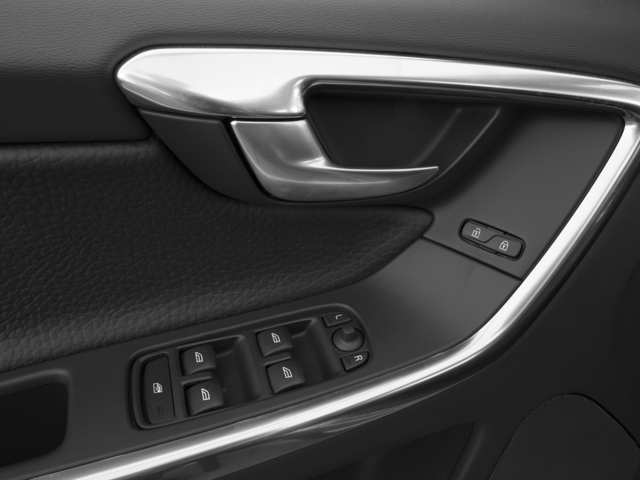 2016 Volvo XC60 T5 DRIVE-E PLATIN