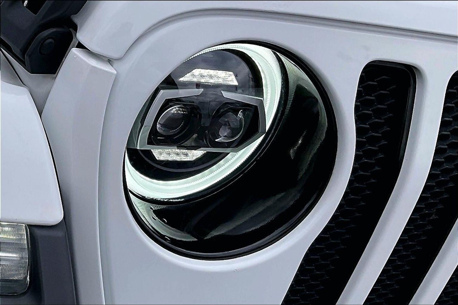 2020 Jeep Wrangler Unlimited Sahara Altitude