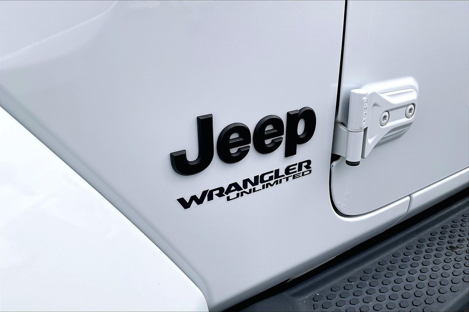 2020 Jeep Wrangler Unlimited Sahara Altitude