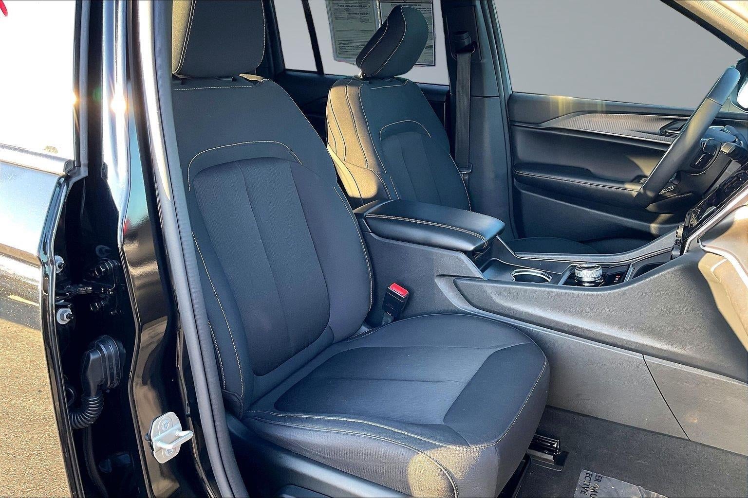 2024 Jeep Grand Cherokee Laredo X
