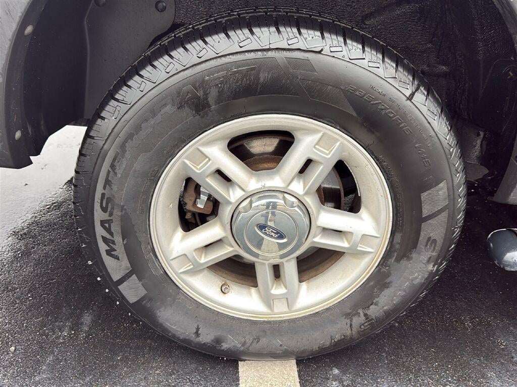 2004 Ford Explorer XLS