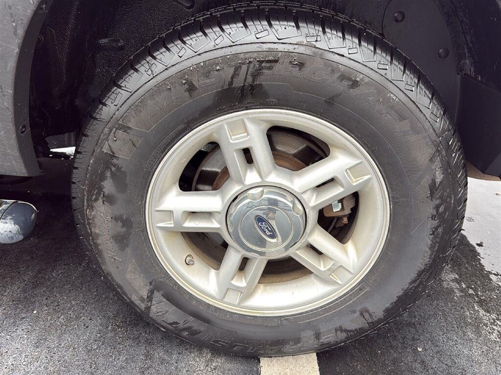 2004 Ford Explorer XLS