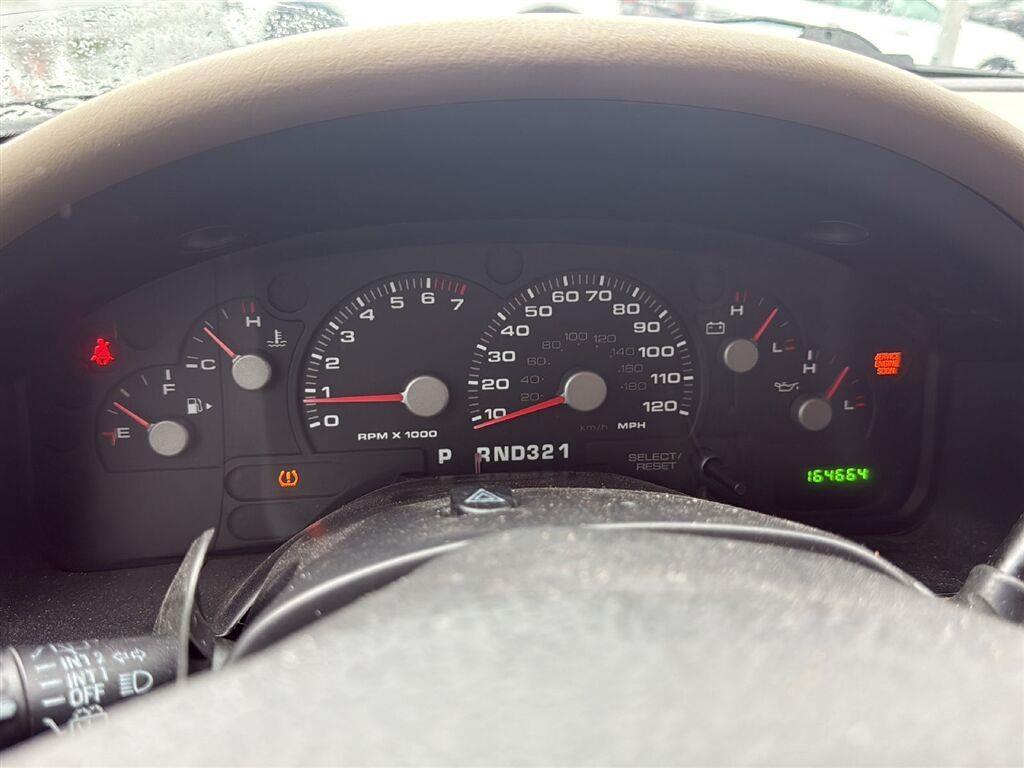 2004 Ford Explorer XLS