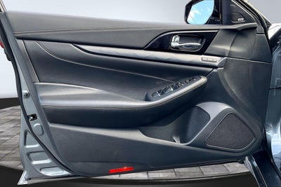 2023 Nissan Maxima Platinum