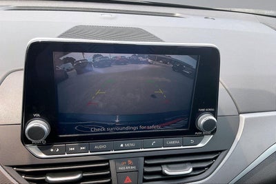 2025 Nissan Altima SR