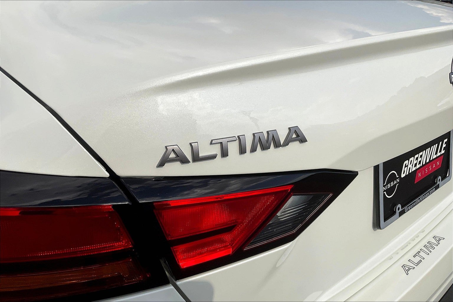 2025 Nissan Altima SR