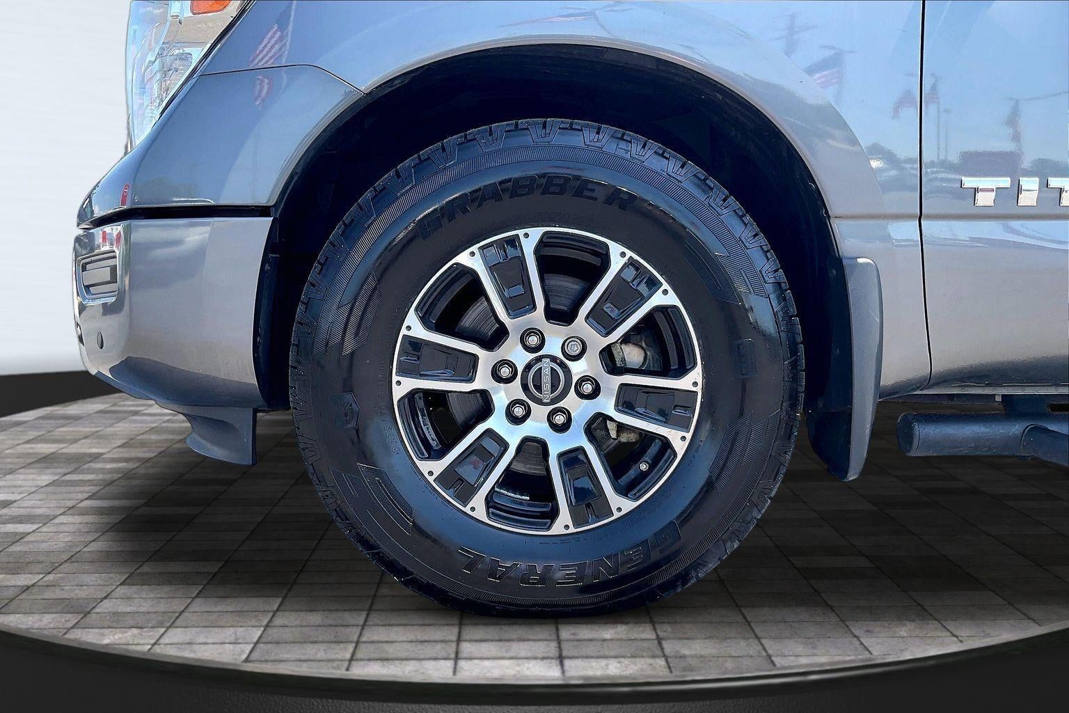 2024 Nissan Titan SV