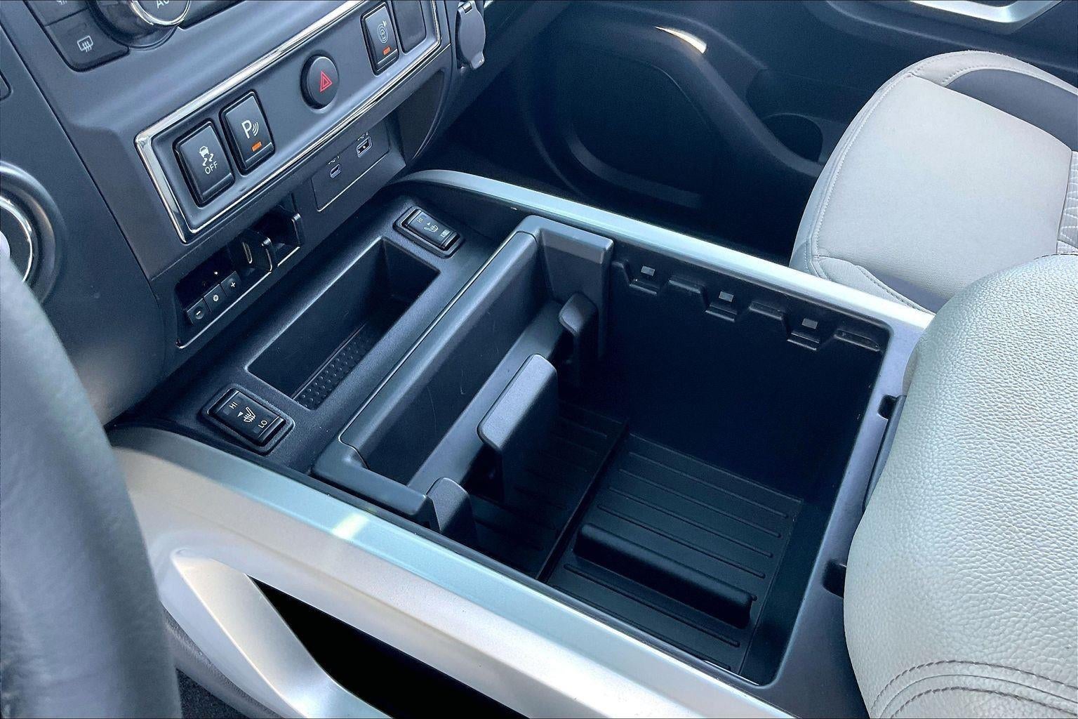 2024 Nissan Titan SV