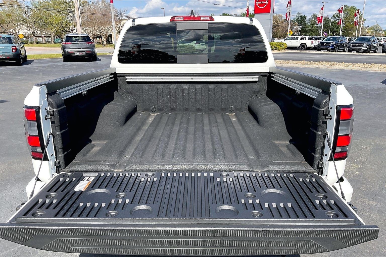 2025 Nissan Frontier SV