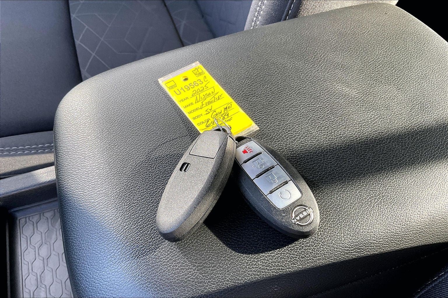 2025 Nissan Frontier SV