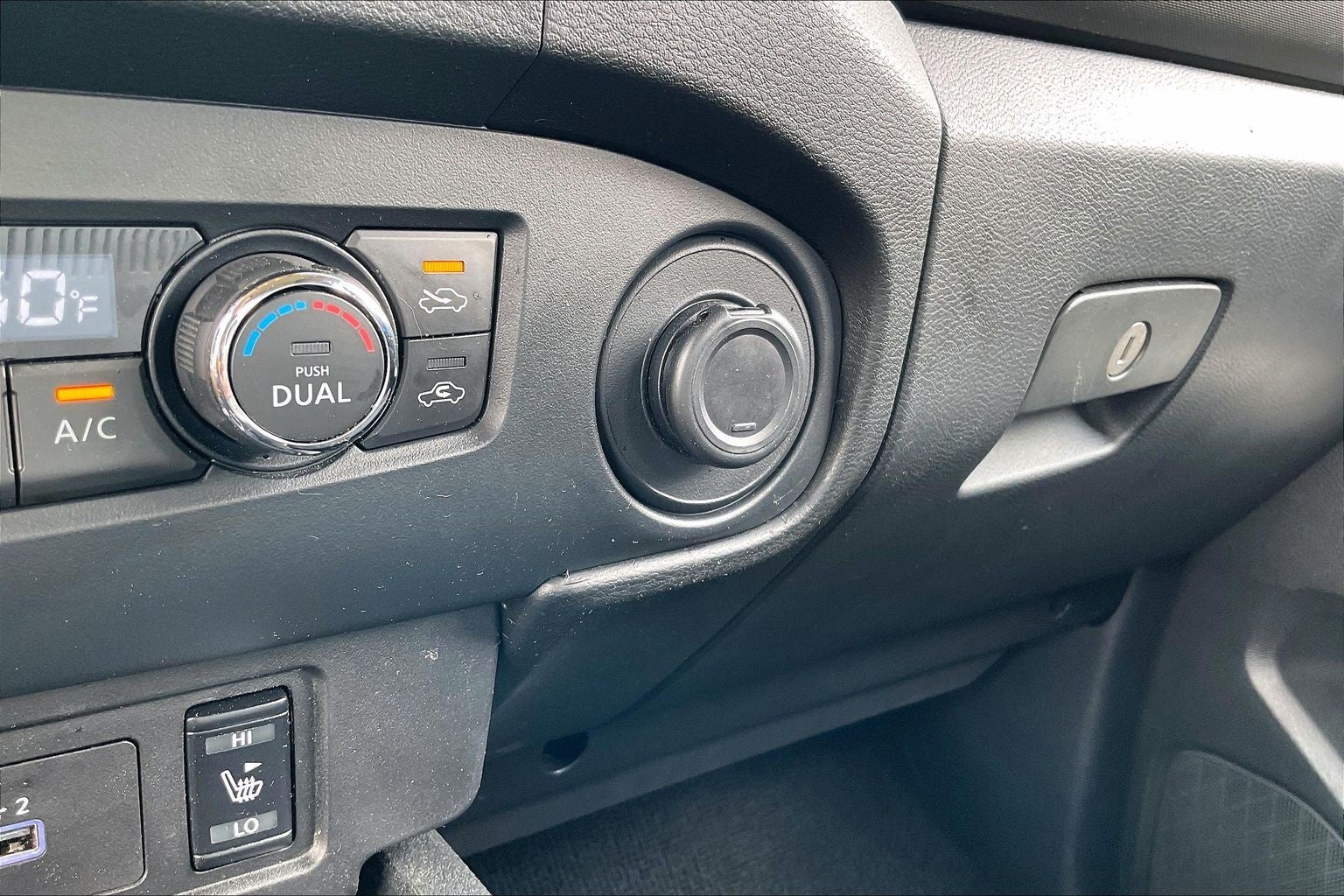 2022 Nissan Frontier SV