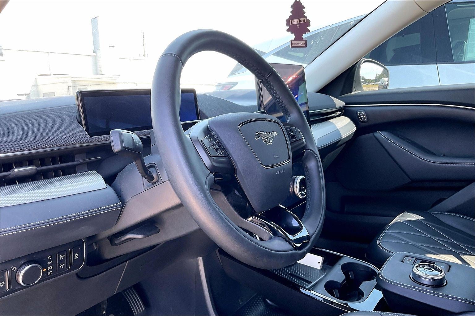 2022 Ford Mustang Mach-E Select