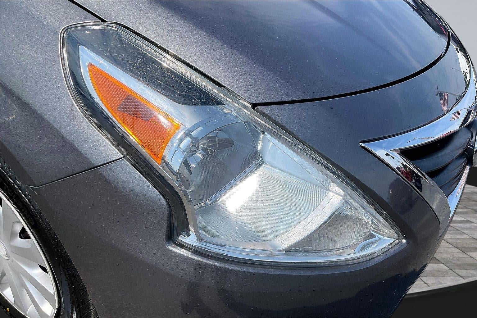 2016 Nissan Versa SV