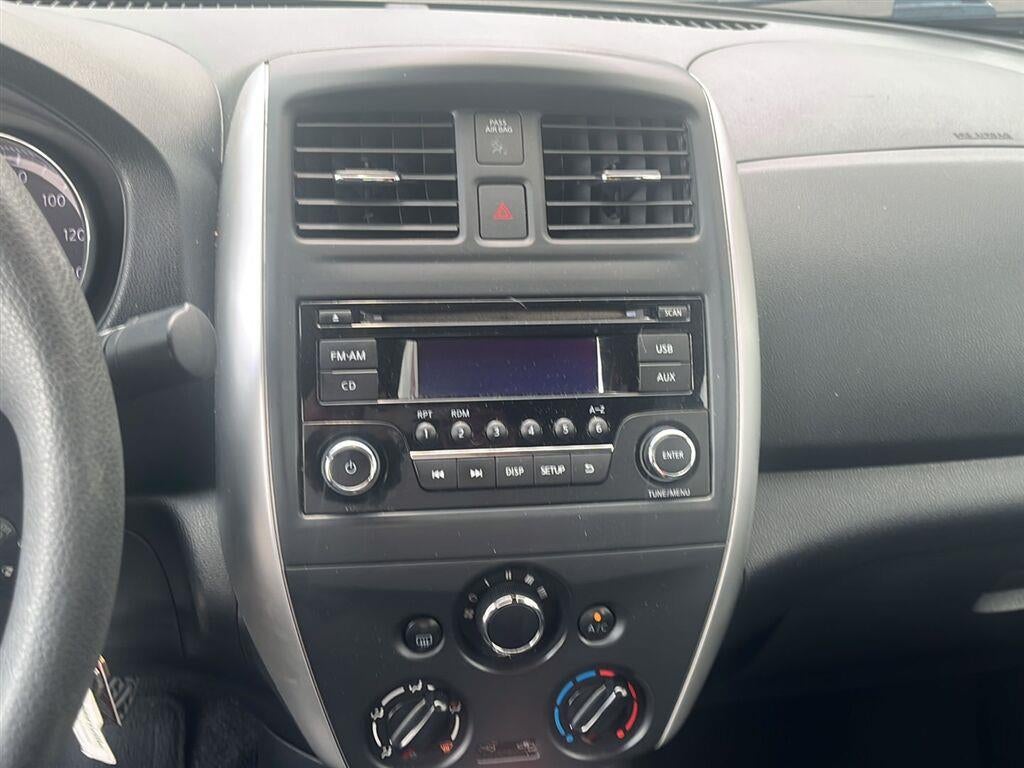 2016 Nissan Versa SV