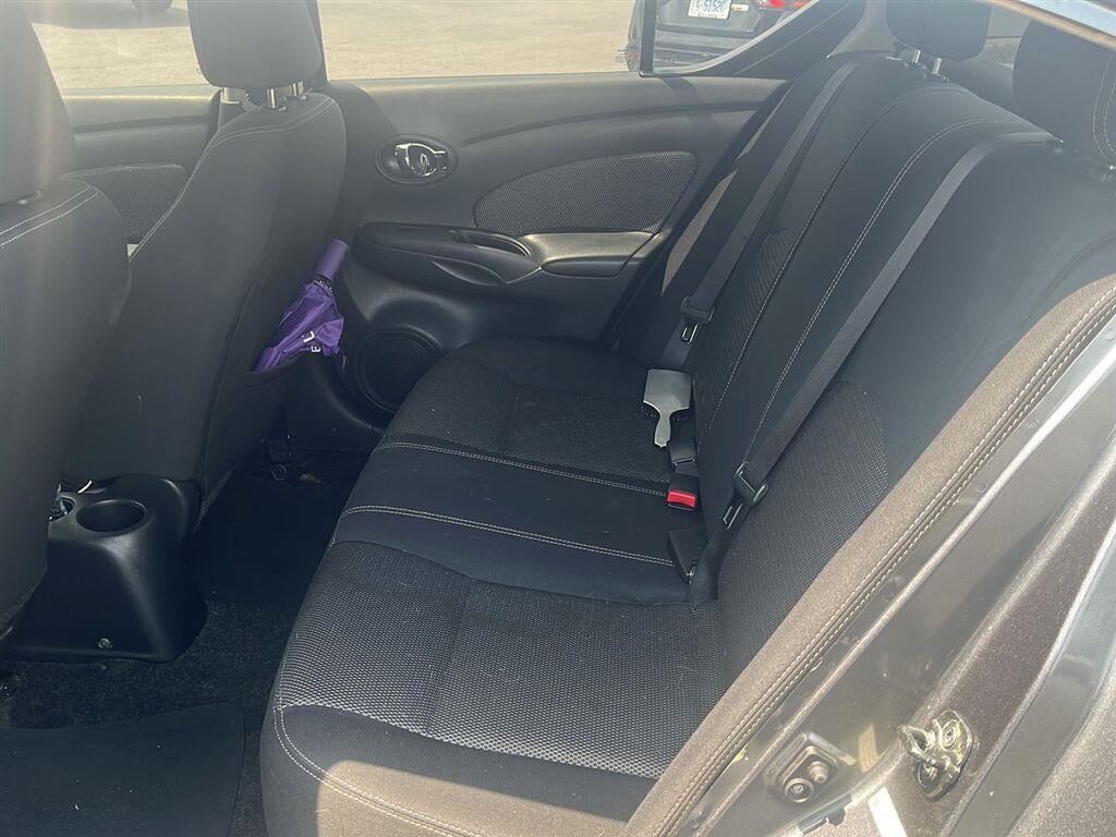 2016 Nissan Versa SV