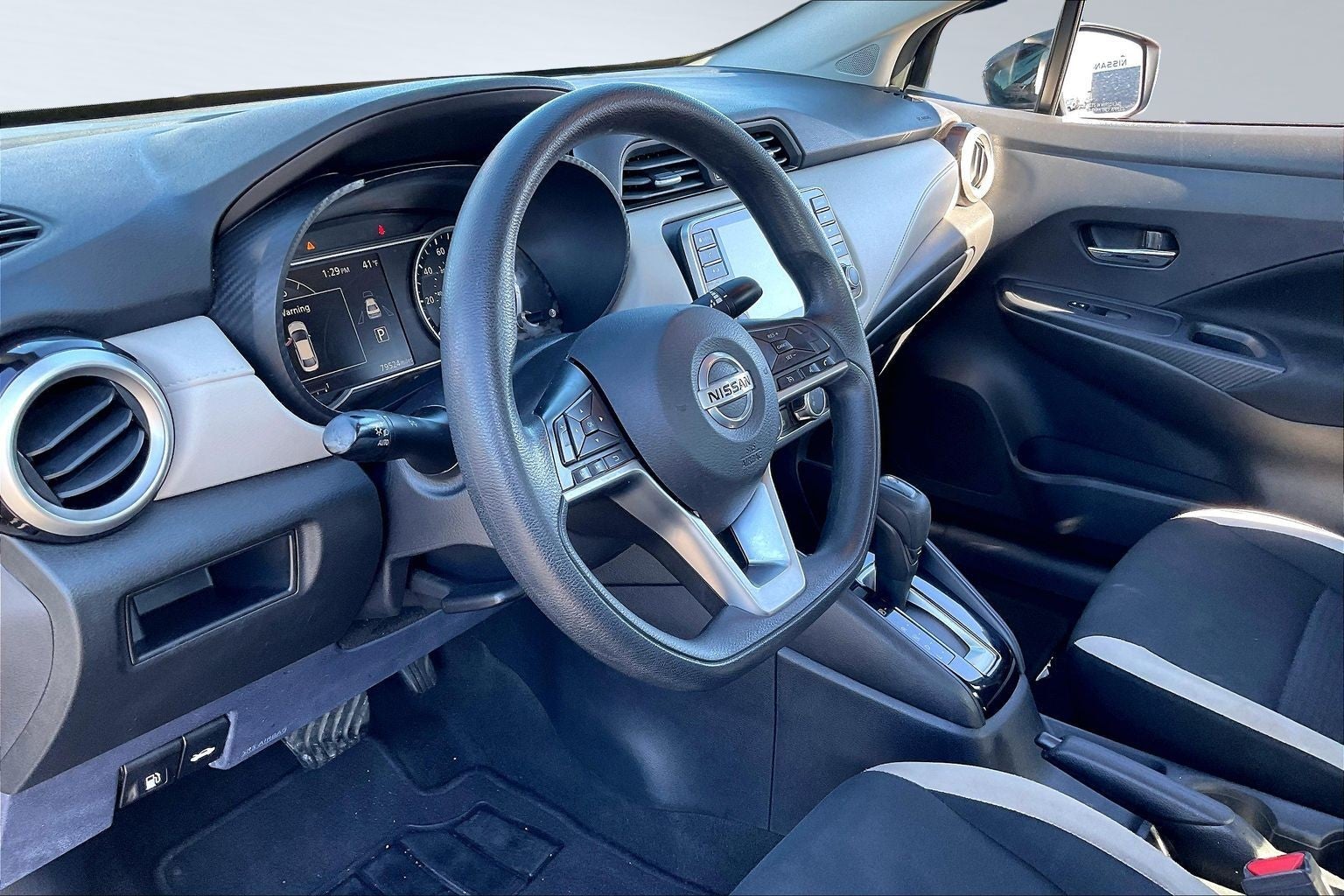 2022 Nissan Versa SV