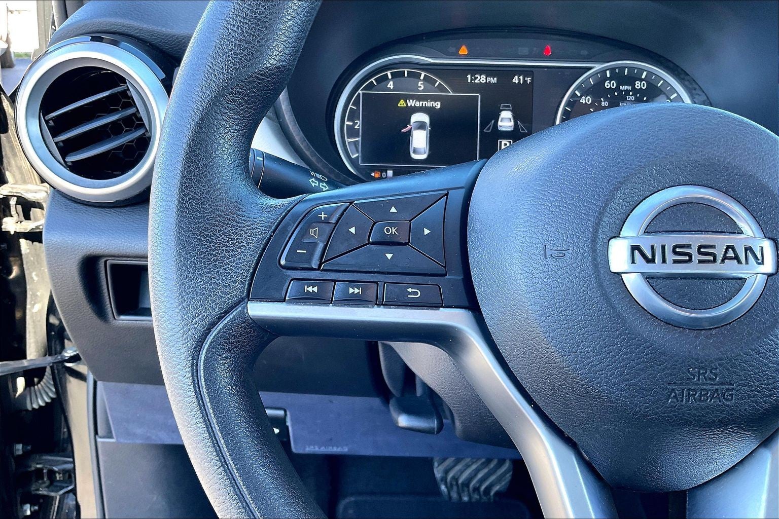 2022 Nissan Versa SV