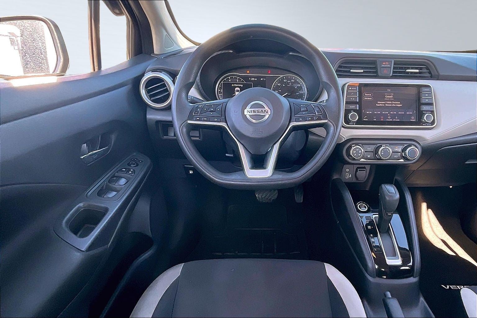 2022 Nissan Versa SV