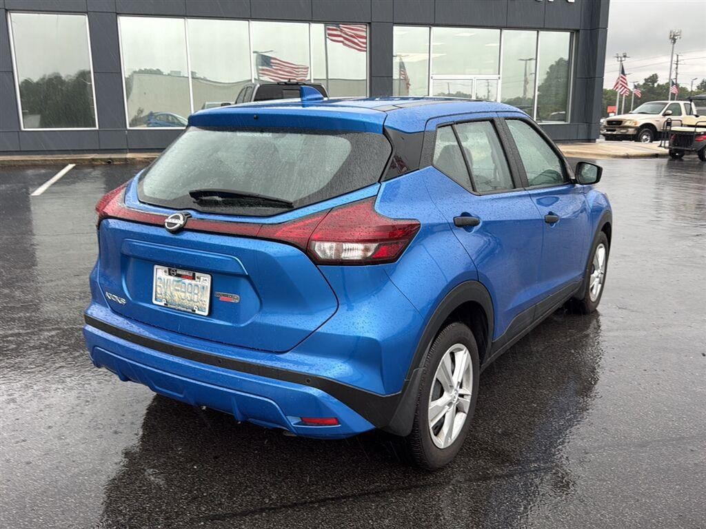 2025 Nissan Kicks Play S