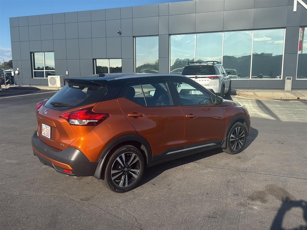 2020 Nissan Kicks SR