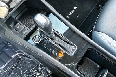 2021 Nissan Kicks SR