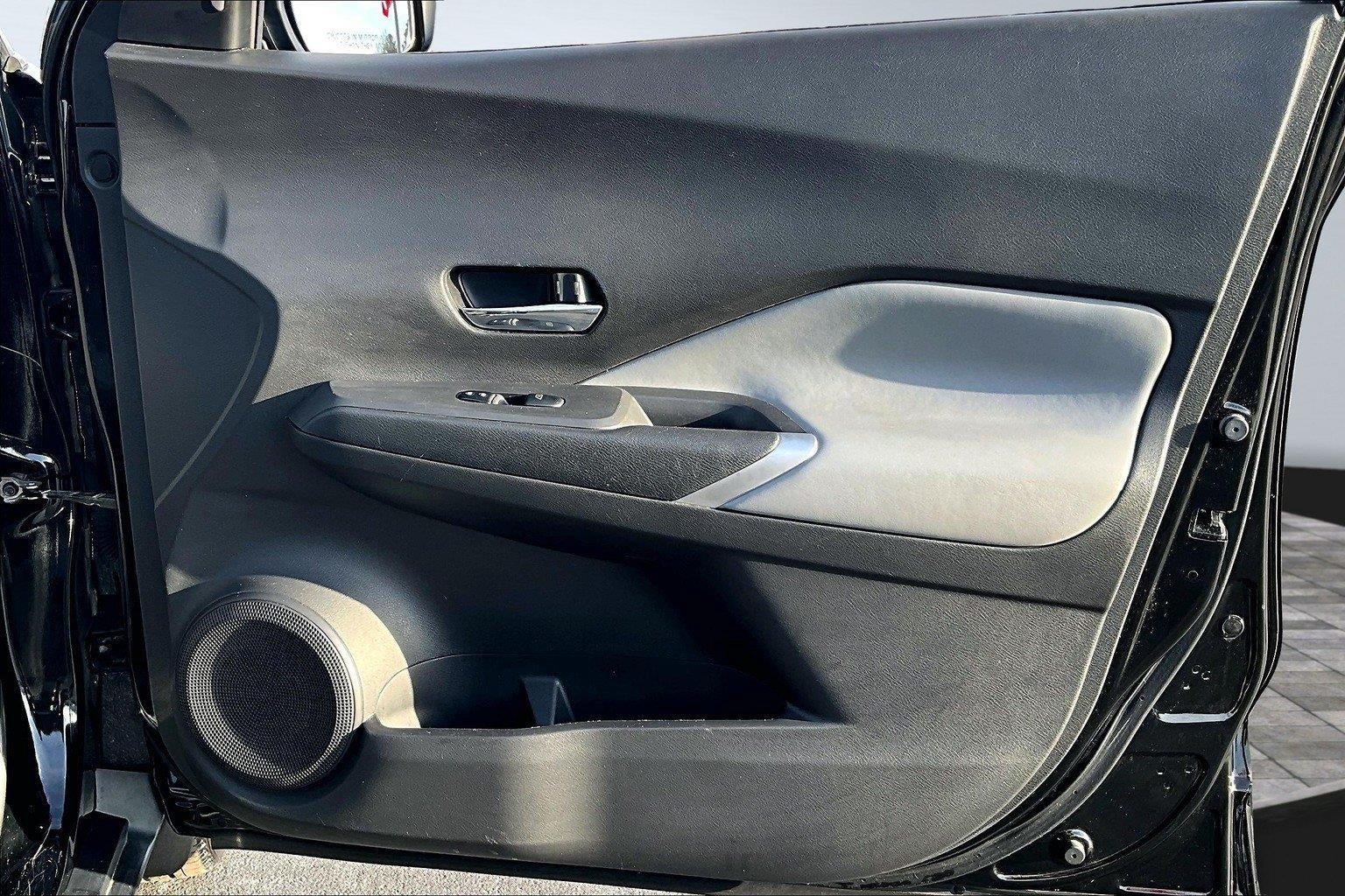 2021 Nissan Kicks SR