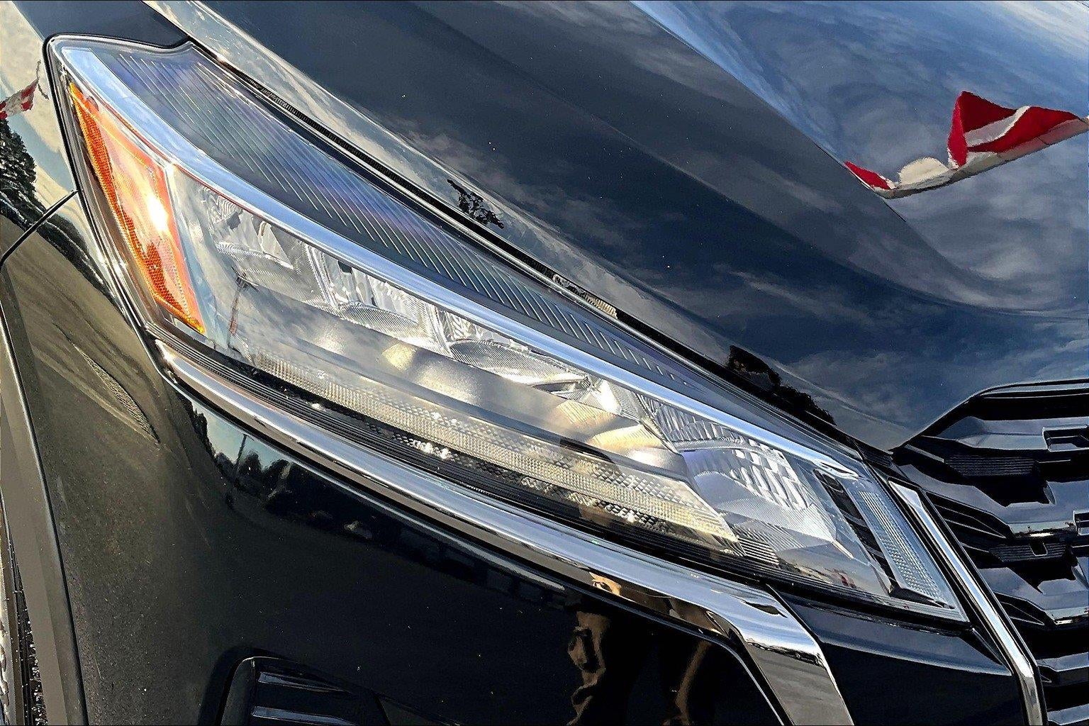 2021 Nissan Kicks SR