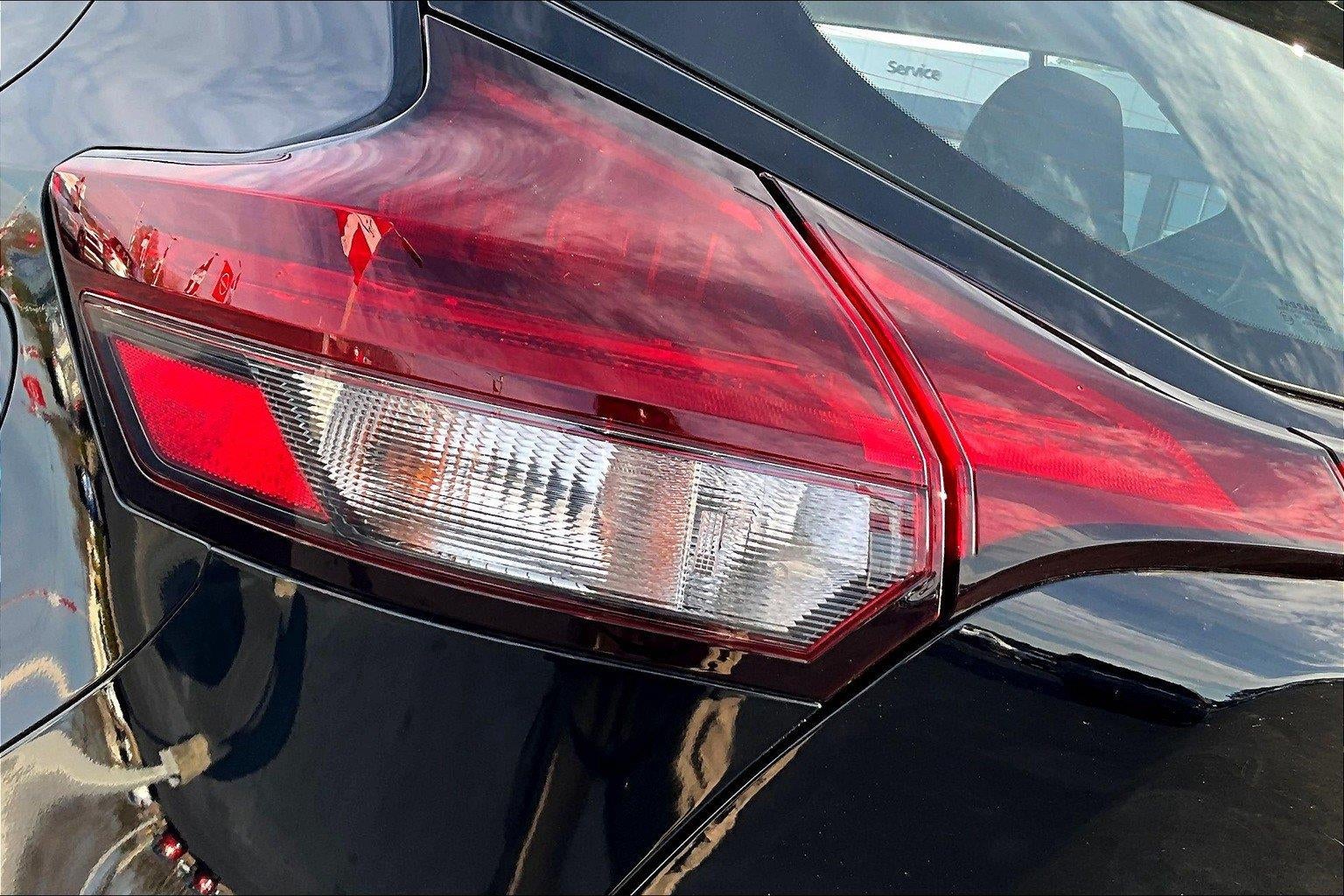 2021 Nissan Kicks SR
