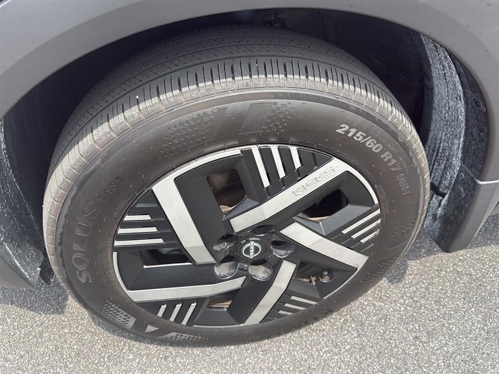 2025 Nissan KICKS SV