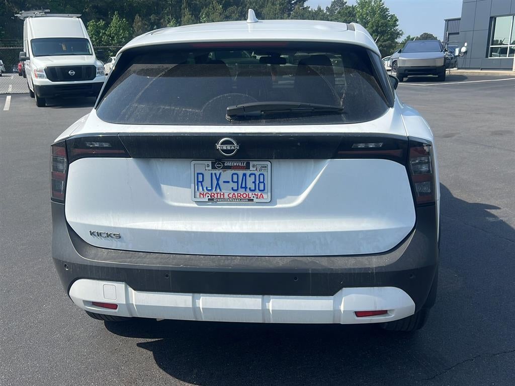 2025 Nissan Kicks SV