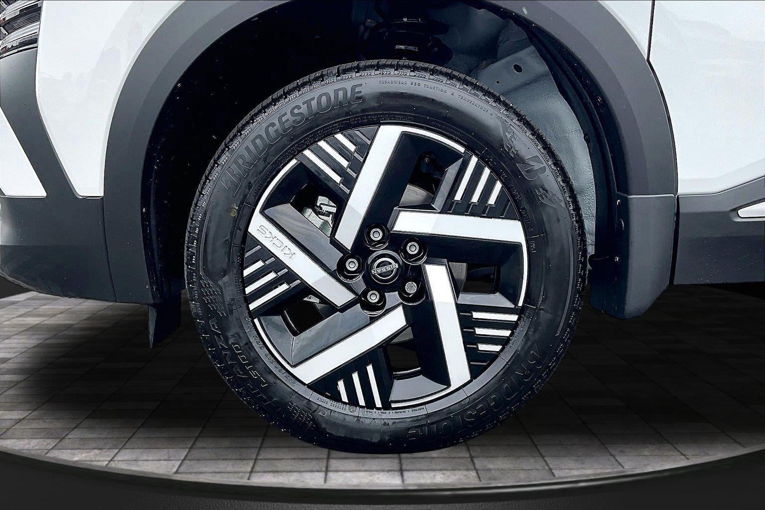 2027 Nissan Kicks SV