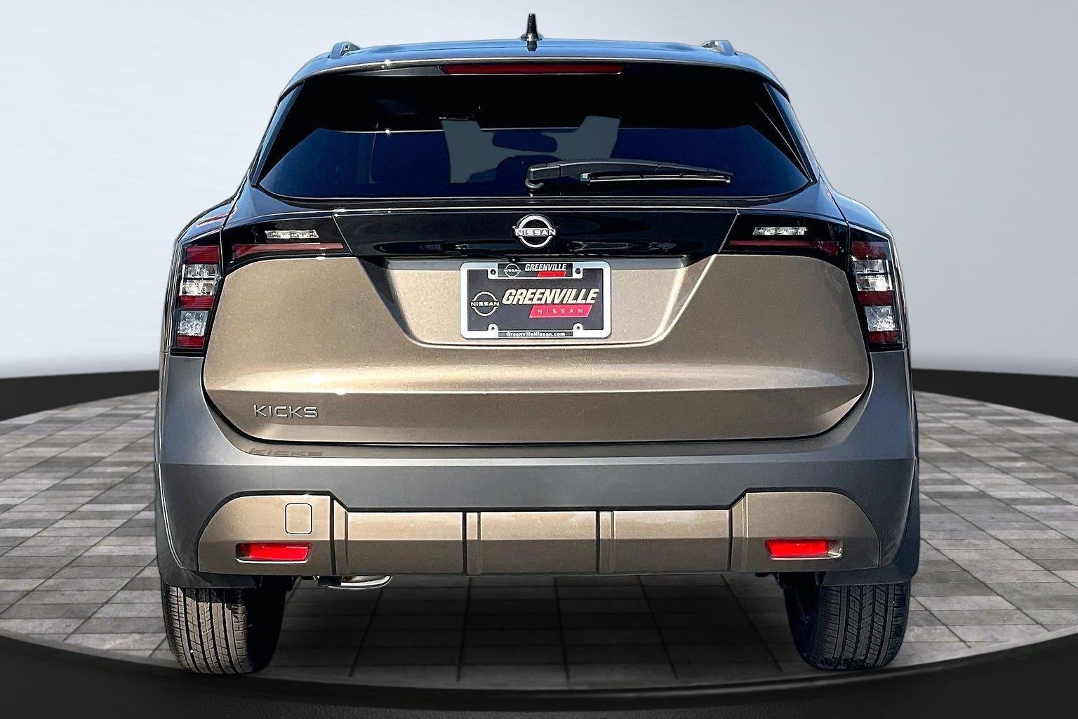2027 Nissan Kicks SV