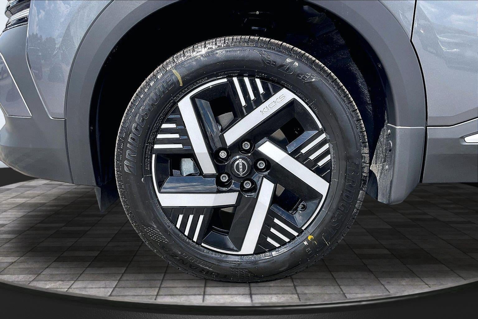 2027 Nissan Kicks SV