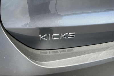 2025 Nissan Kicks SR