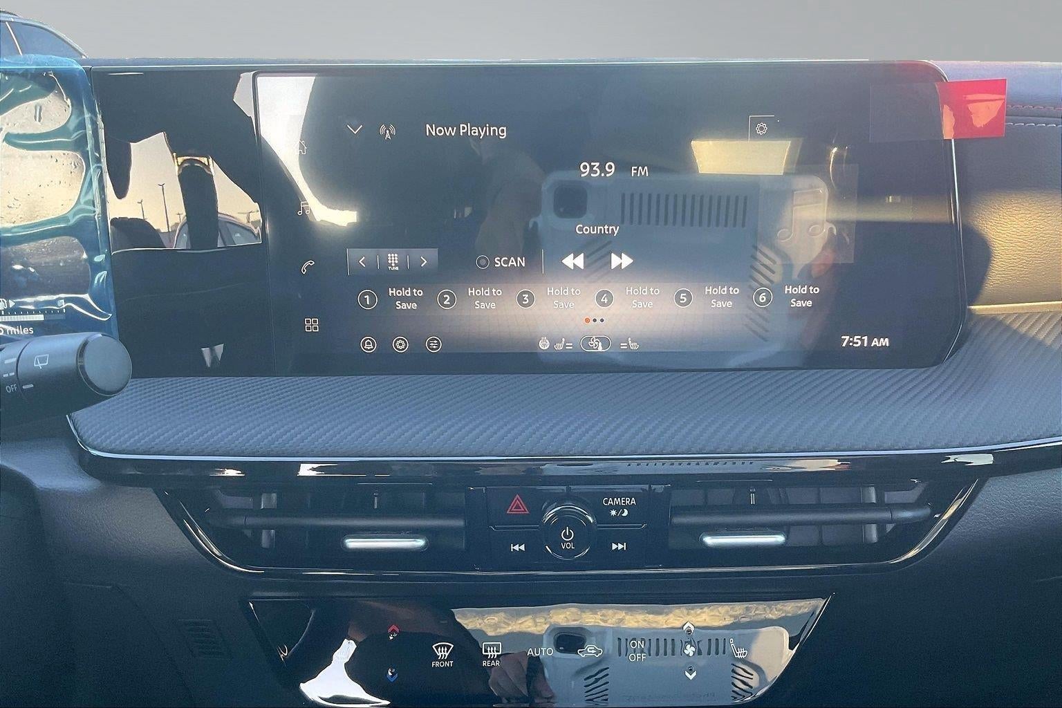2027 Nissan Kicks SR