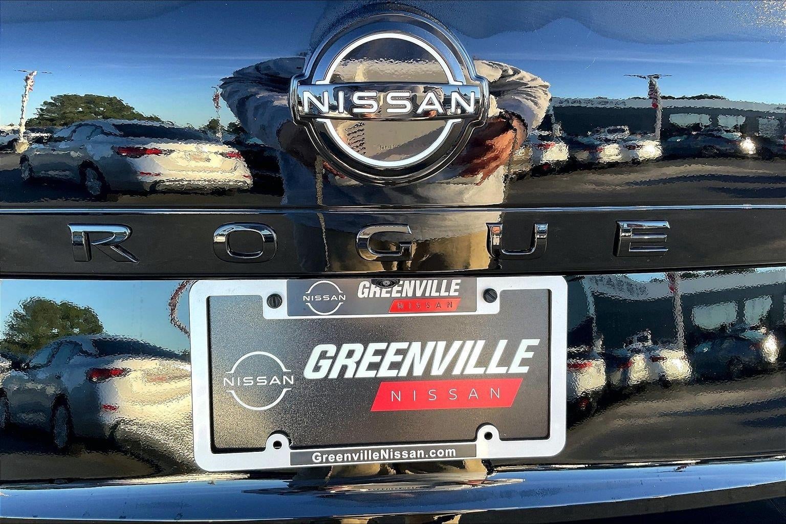 2026 Nissan Rogue Dark Armor