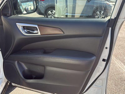 2017 Nissan Pathfinder Platinum