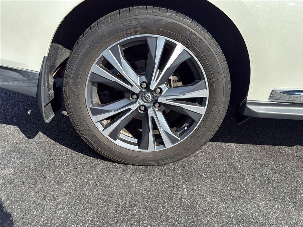 2017 Nissan Pathfinder Platinum