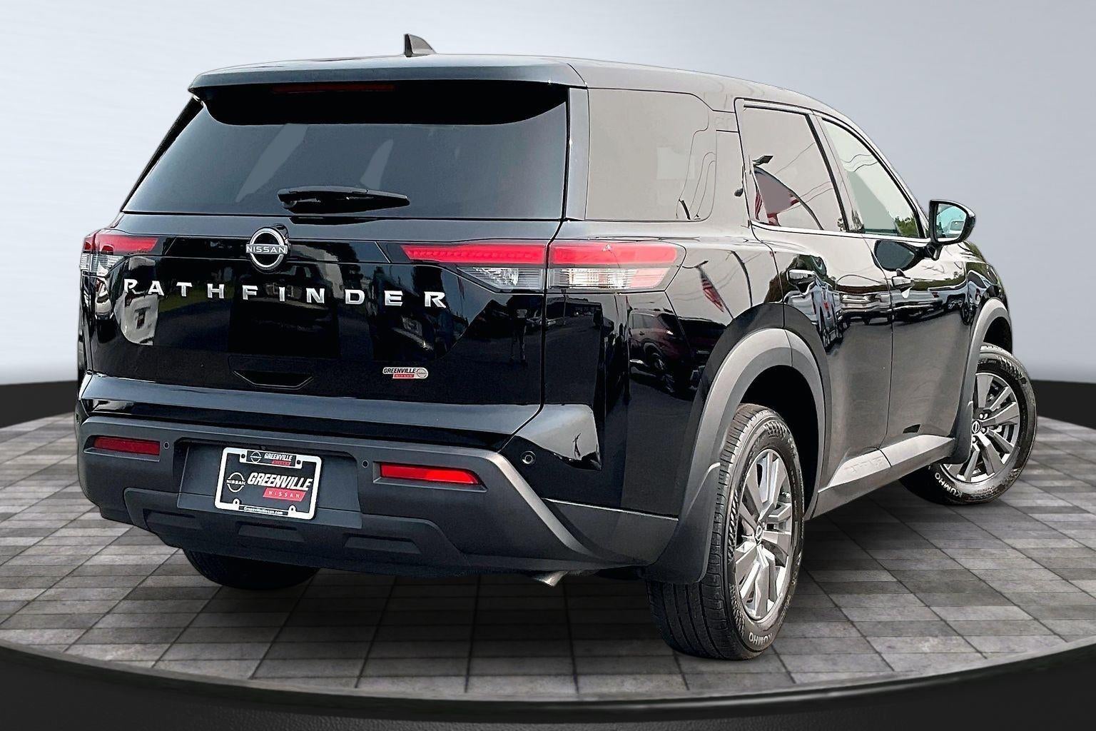 2025 Nissan Pathfinder S