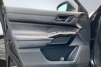 2025 Nissan Pathfinder S