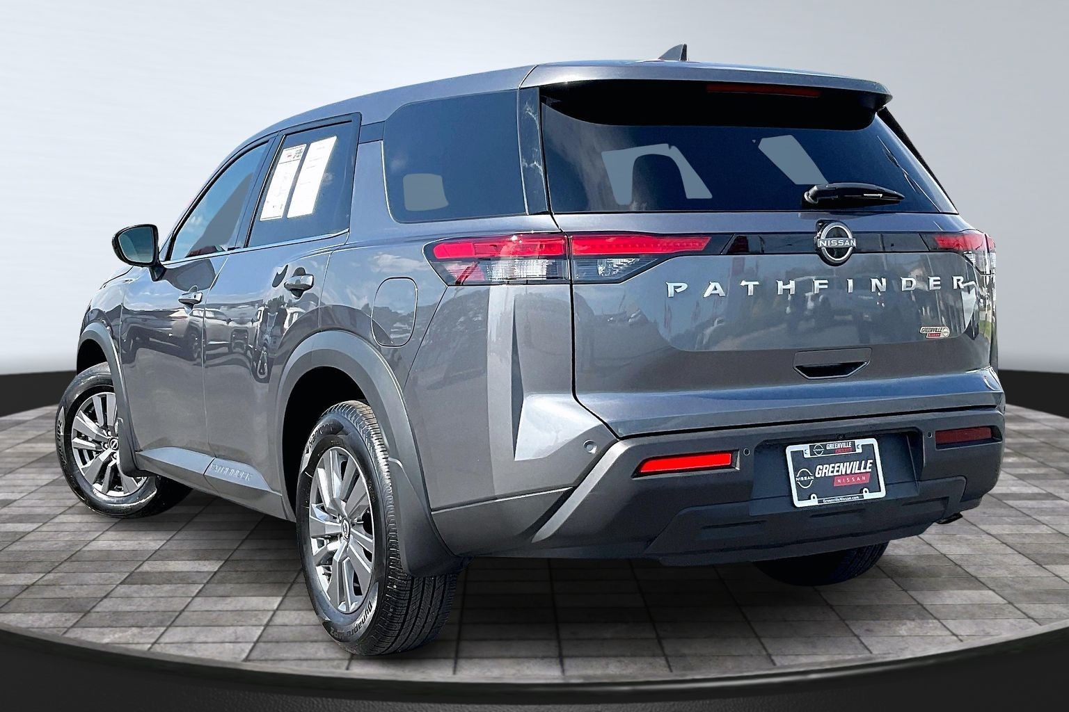 2025 Nissan Pathfinder S