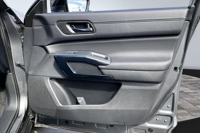 2025 Nissan Pathfinder S