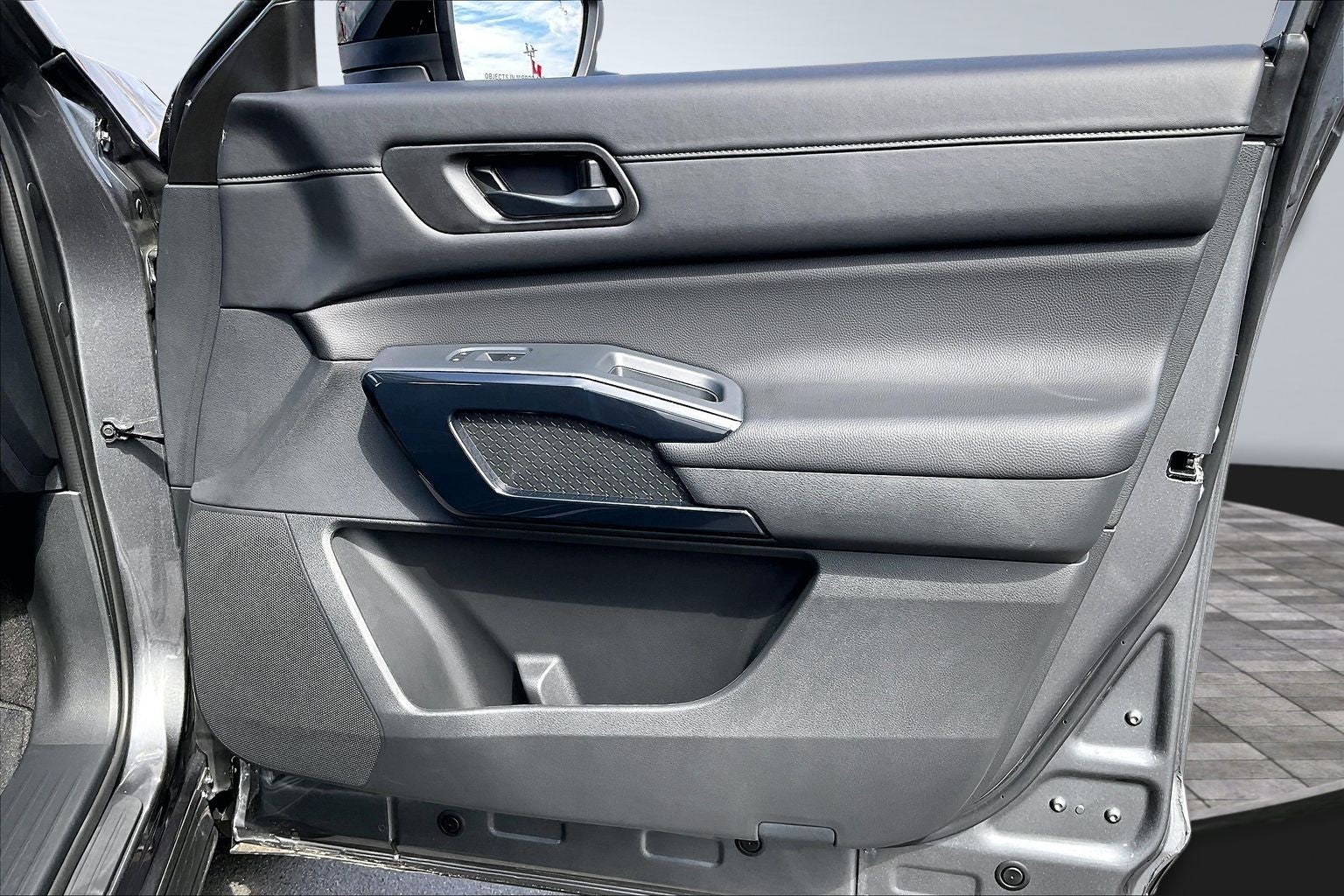 2025 Nissan Pathfinder S