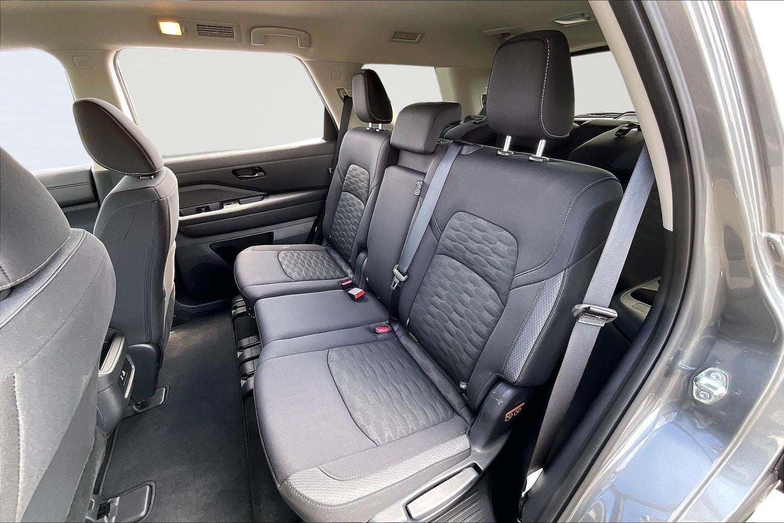 2025 Nissan Pathfinder S