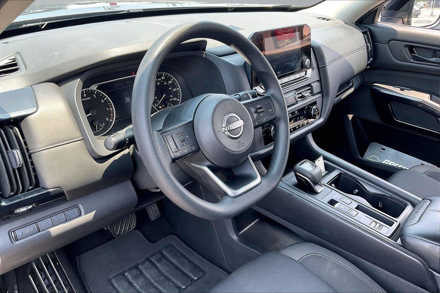 2023 Nissan Pathfinder S