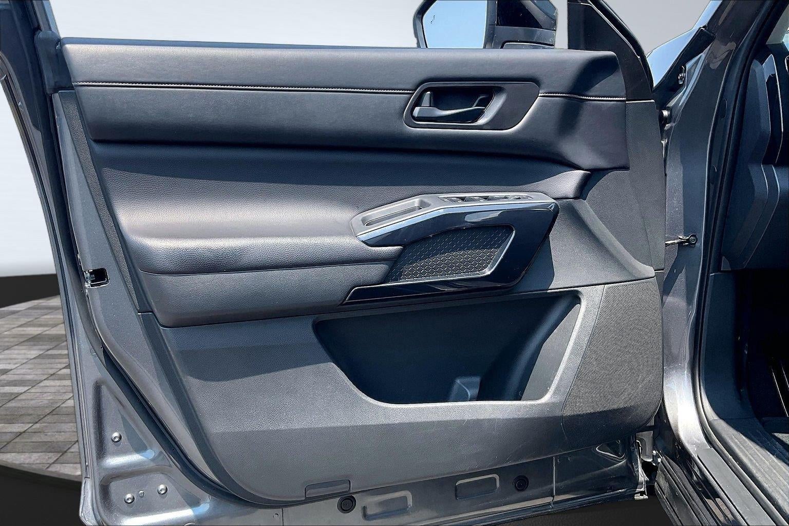 2023 Nissan Pathfinder S