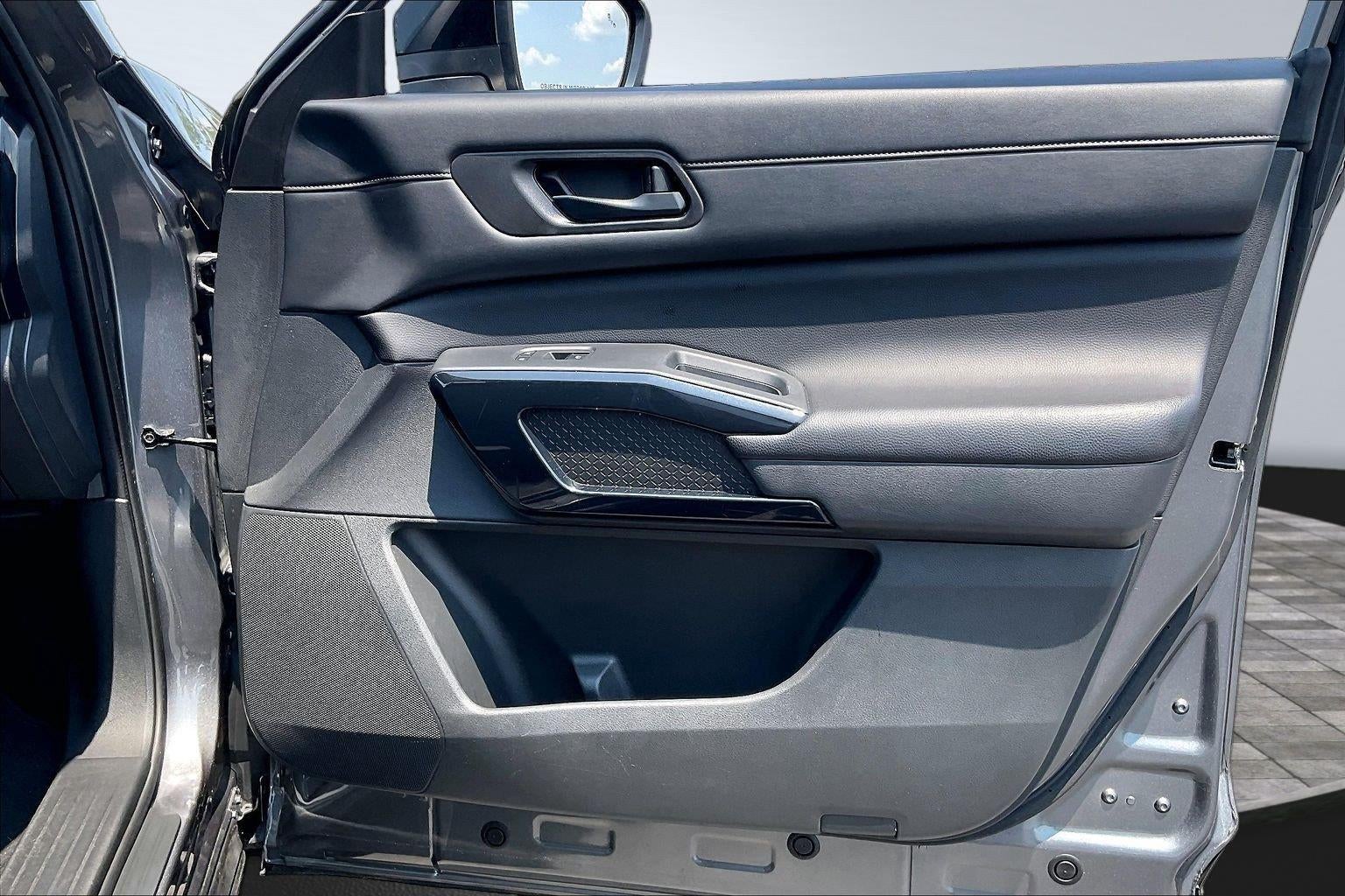 2023 Nissan Pathfinder S