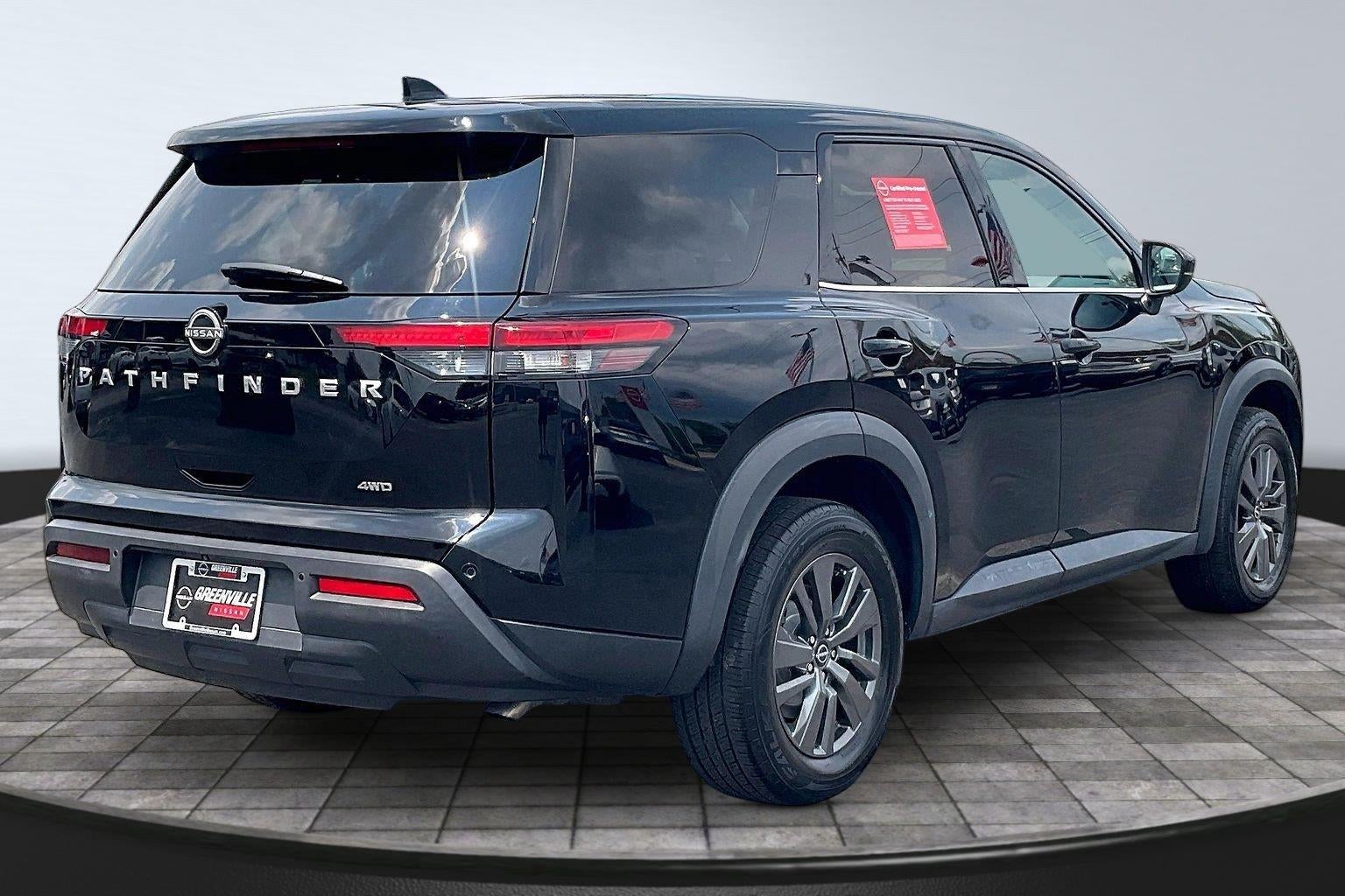 2022 Nissan Pathfinder S