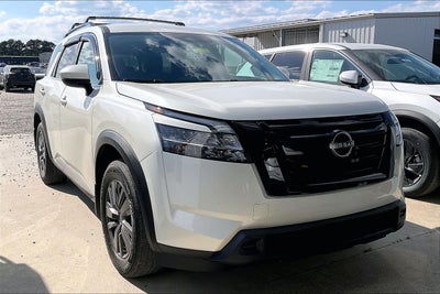 2022 Nissan Pathfinder SV