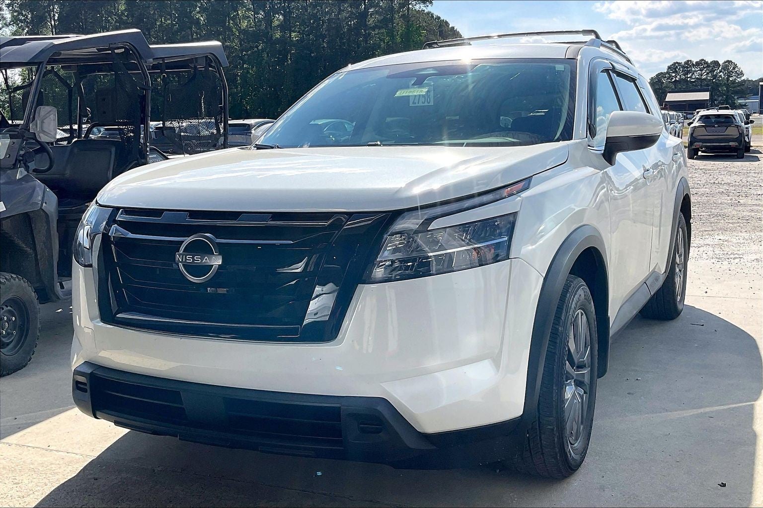 2022 Nissan Pathfinder SV